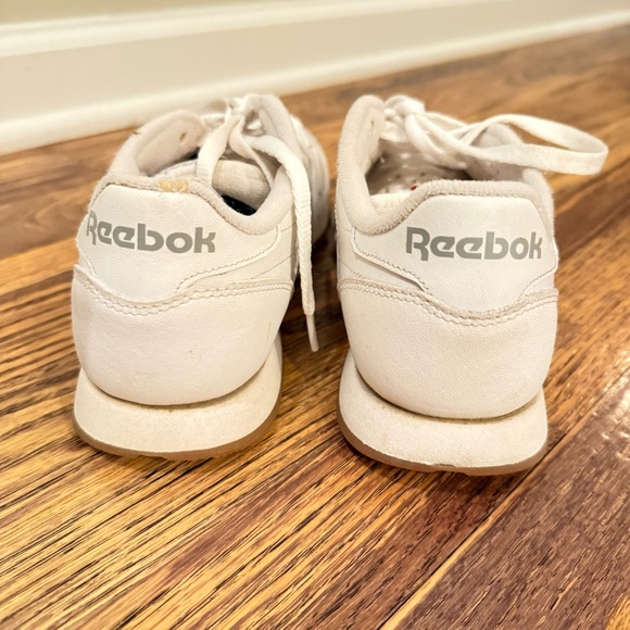 Reebok Classics - Picture 4 of 6
